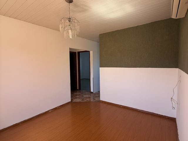 Casa com 130m² 4 quartos e 2 banheiros, à venda, no bairro Oficinas em Ponta Grossa