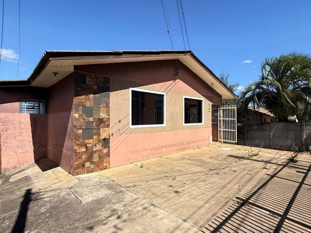 Casa com 130m² 4 quartos e 2 banheiros, à venda, no bairro Oficinas em Ponta Grossa