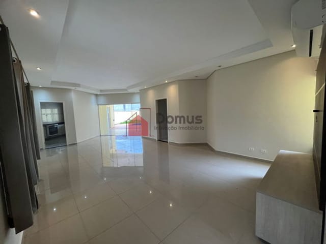 Casa com 519m² 3 quartos e 4 banheiros, à venda, no bairro Socorro em Pindamonhangaba