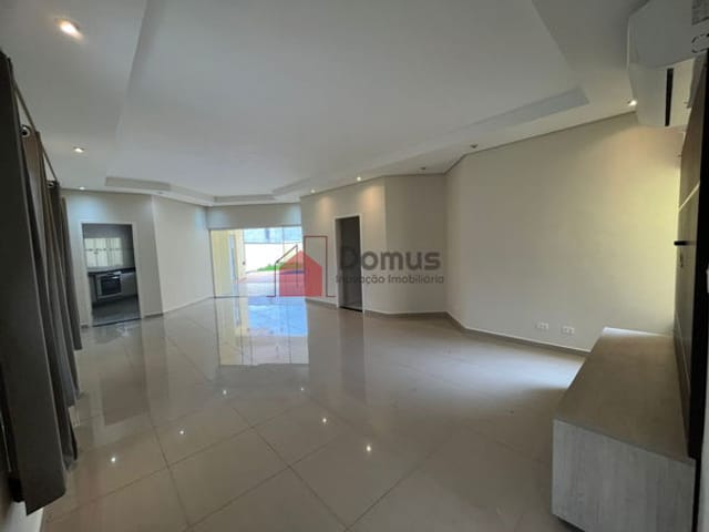 Casa com 519m² 3 quartos e 4 banheiros, à venda, no bairro Socorro em Pindamonhangaba