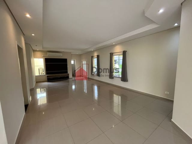 Casa com 519m² 3 quartos e 4 banheiros, à venda, no bairro Socorro em Pindamonhangaba