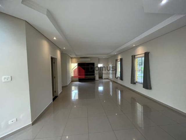 Casa com 519m² 3 quartos e 4 banheiros, à venda, no bairro Socorro em Pindamonhangaba