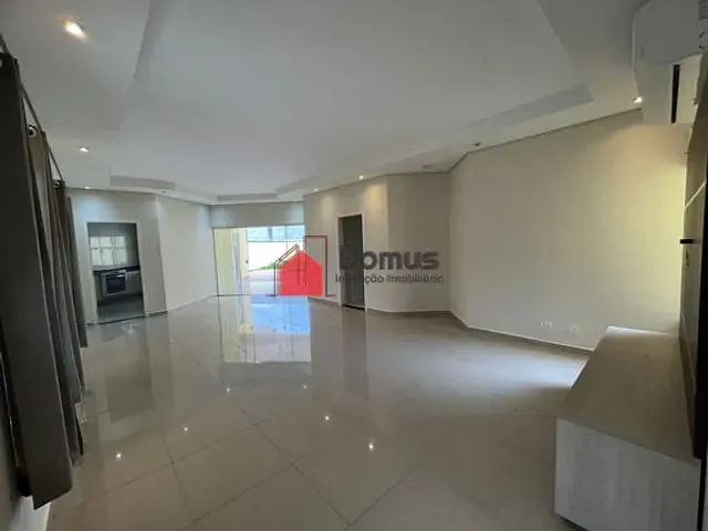 Casa com 519m² 3 quartos e 4 banheiros, à venda, no bairro Socorro em Pindamonhangaba