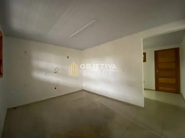 Casa 2 quartos e 2 banheiros, para alugar, no bairro Guarani em Novo Hamburgo