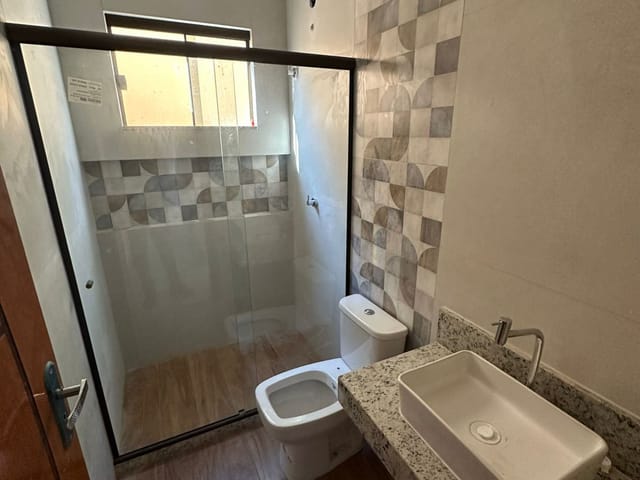 Casa 3 quartos e 3 banheiros, à venda, no bairro Jardim Mariléa em Rio das Ostras