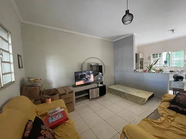 Casa 2 quartos e 1 banheiro, à venda, no bairro Jardim Santa Luzia em Guaratinguetá