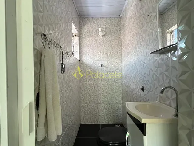 Casa com 125m² 4 quartos e 1 banheiro, à venda, no bairro Residencial Mombaça em Pindamonhangaba