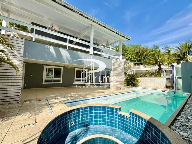 Casa com 2000m² 5 quartos e 8 banheiros, para alugar, no bairro Piratininga em Niterói