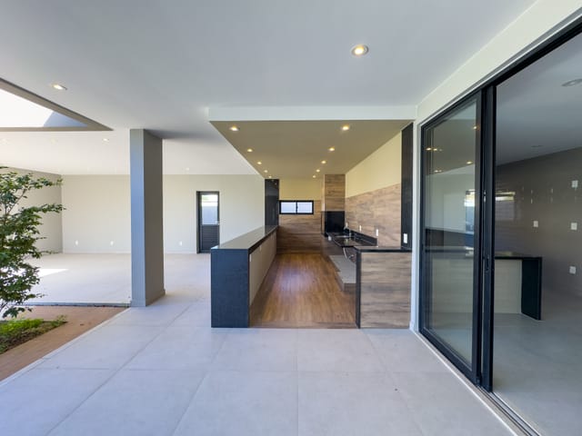 Casa com 1008m² 5 quartos e 7 banheiros, à venda, no bairro Barra da Tijuca em Rio de Janeiro