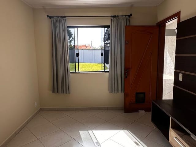 Casa com 181m² 2 quartos e 2 banheiros, à venda, no bairro Nova Rússia em Ponta Grossa