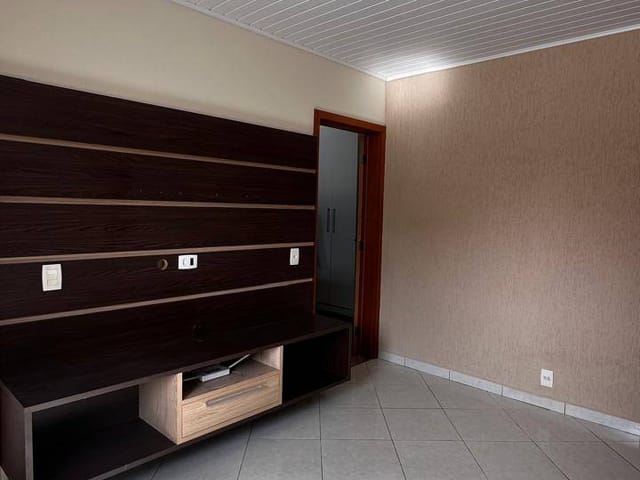 Casa com 181m² 2 quartos e 2 banheiros, à venda, no bairro Nova Rússia em Ponta Grossa
