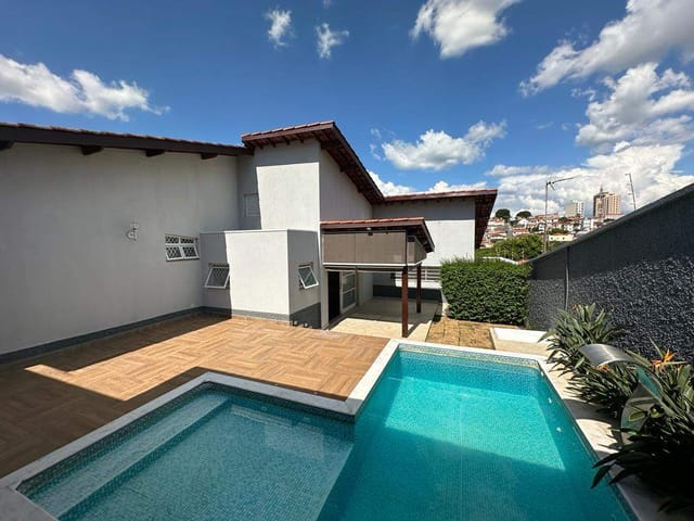 Casa com 728m² 4 quartos e 5 banheiros, à venda, no bairro Jardim América em Bragança Paulista