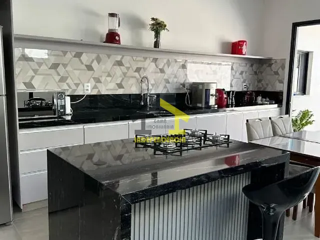 Casa com 260m², à venda, no bairro Parque do Varvito em Itu