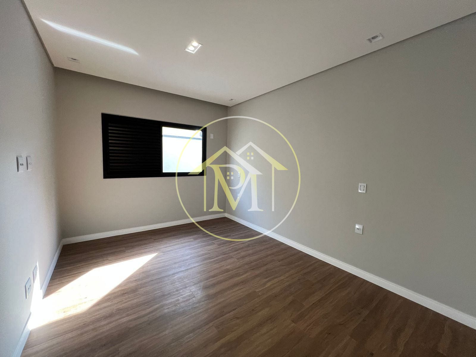 Casa à venda com 3 quartos, 200m² - Foto 12