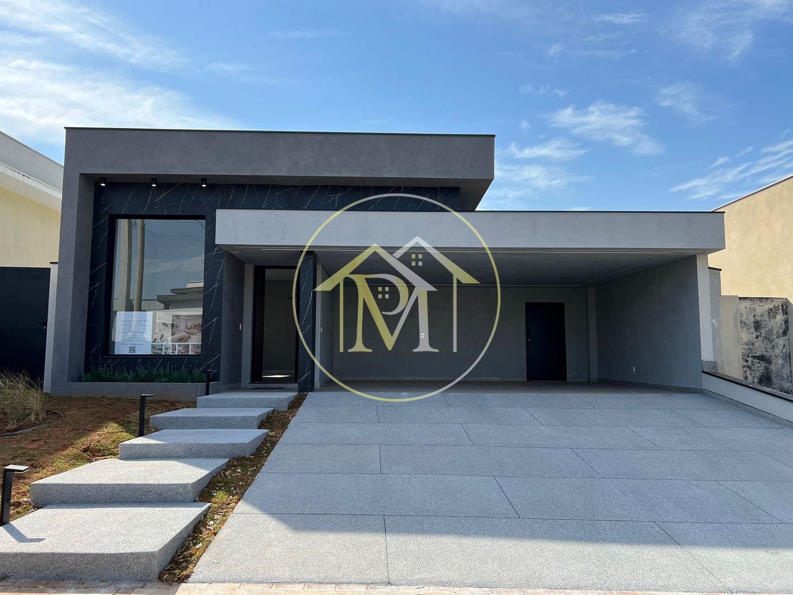 Casa à venda com 3 quartos, 200m² - Foto 1