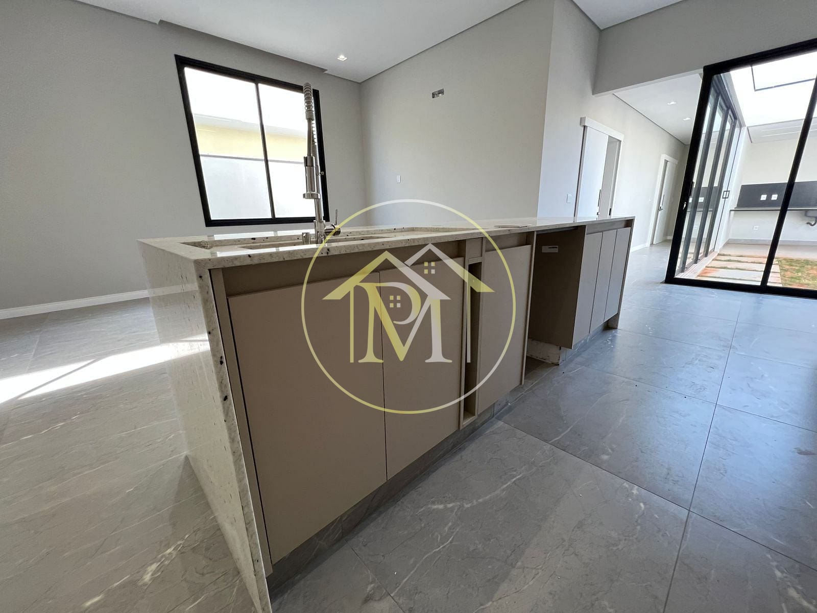 Casa à venda com 3 quartos, 200m² - Foto 26