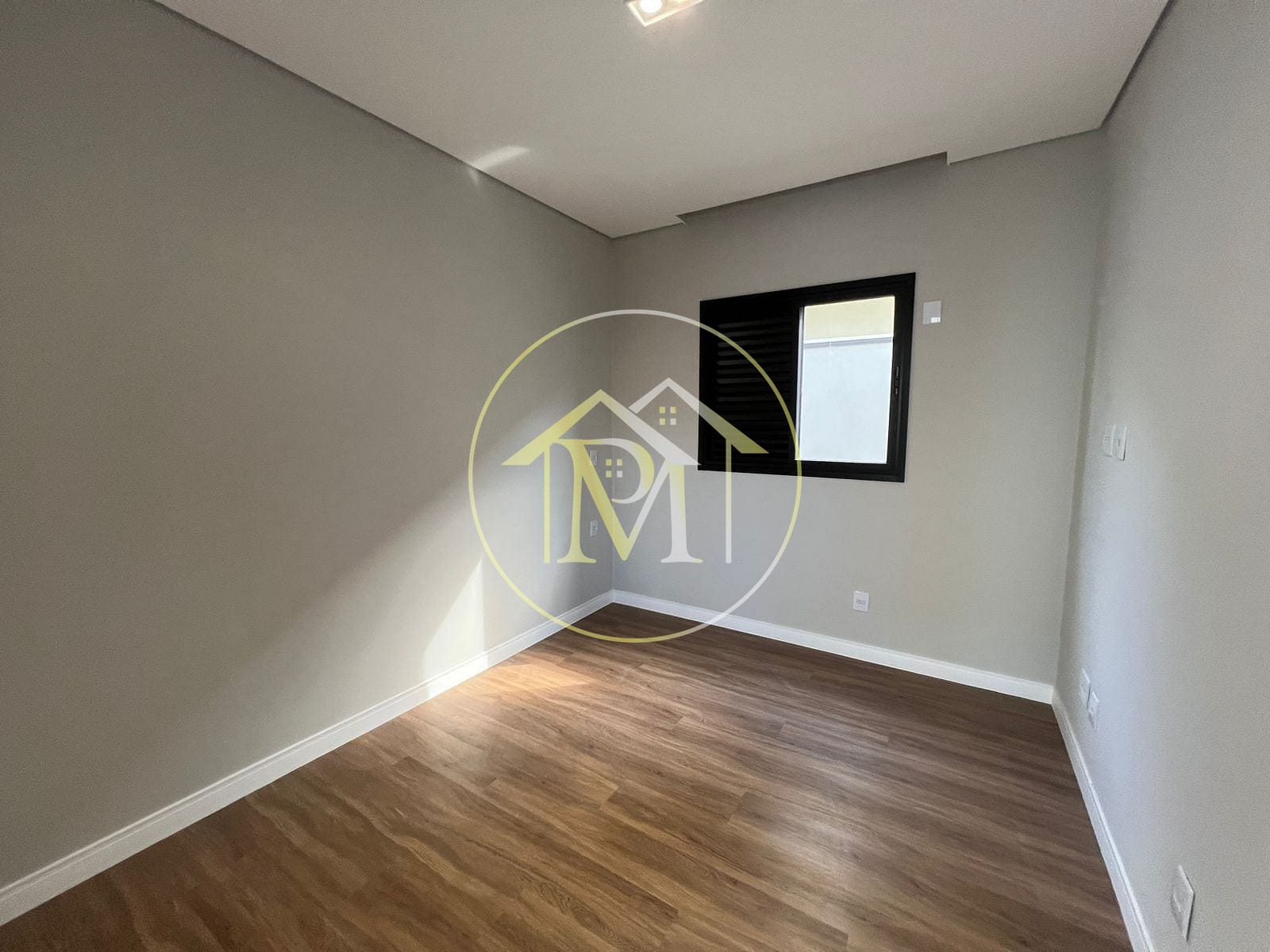 Casa à venda com 3 quartos, 200m² - Foto 4