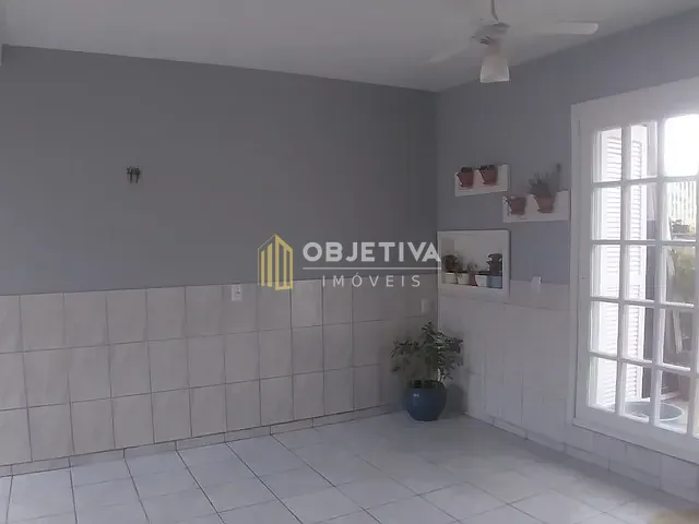Casa com 225m² 4 quartos e 2 banheiros, à venda, no bairro Roselândia em Novo Hamburgo