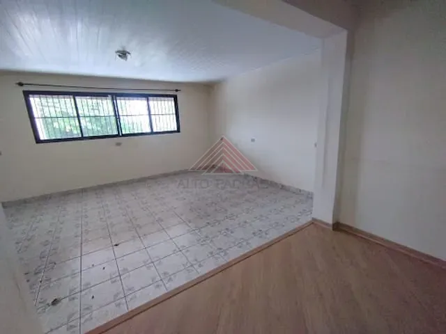 Casa com 285m² 4 quartos e 2 banheiros, para alugar, no bairro Matriz em Mauá