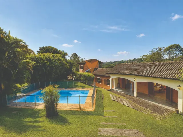Casa 4 quartos e 5 banheiros, à venda, no bairro Granja Viana II em Cotia