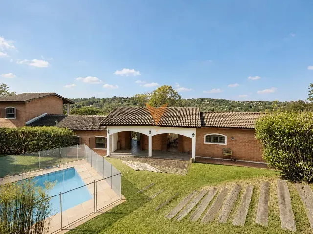 Casa 4 quartos e 5 banheiros, à venda, no bairro Granja Viana II em Cotia