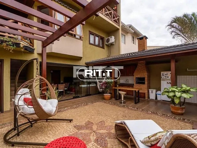 Casa com 350m² 4 quartos e 2 banheiros, à venda, no bairro Chácaras Alpina em Valinhos