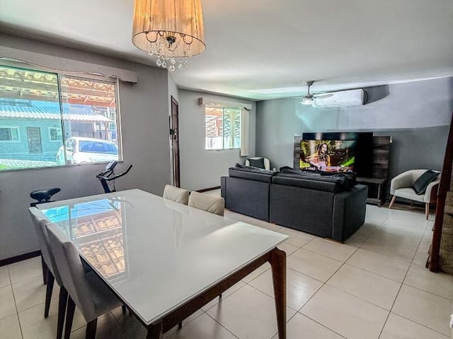 Casa 3 quartos e 3 banheiros, à venda, no bairro Granja dos Cavaleiros em Macaé