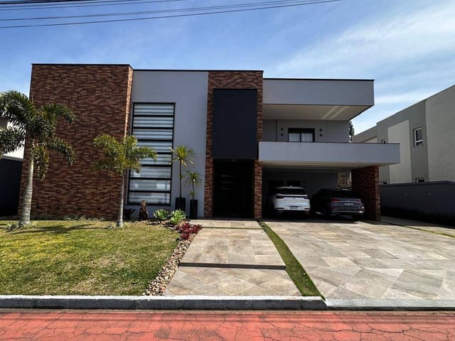 Casa com 462m² 3 quartos e 5 banheiros, à venda, no bairro Jardim Carvalho em Ponta Grossa