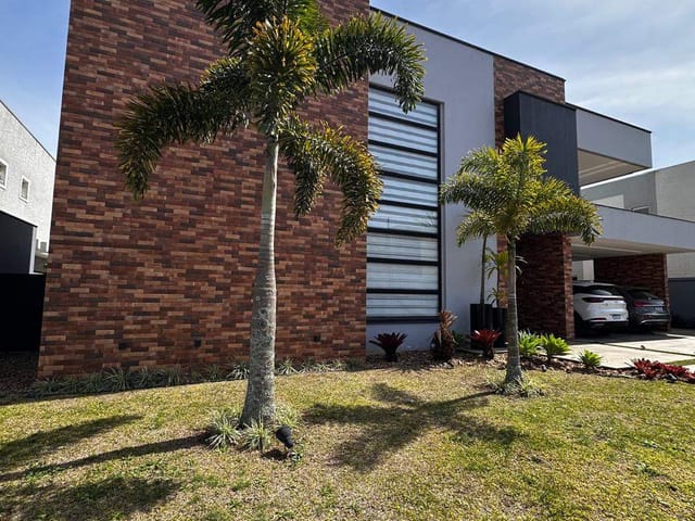Casa com 462m² 3 quartos e 5 banheiros, à venda, no bairro Jardim Carvalho em Ponta Grossa