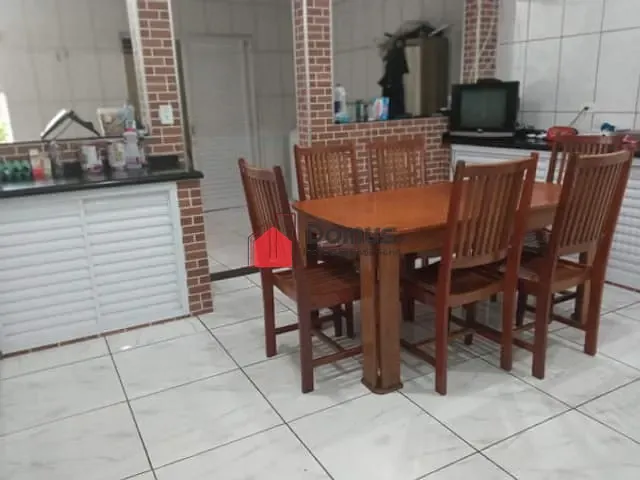 Casa com 125m², à venda, no bairro Residencial Mombaça em Pindamonhangaba