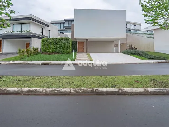 Casa com 400m² 4 quartos e 5 banheiros, à venda, no bairro Estrela em Ponta Grossa