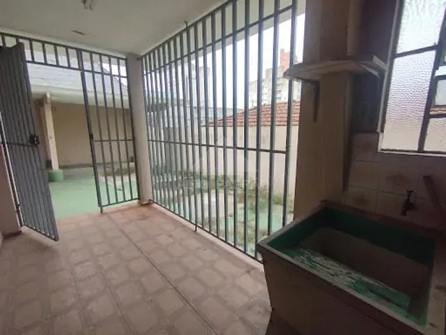 Casa com 270m² 2 quartos e 1 banheiro, à venda, no bairro Vila Dirce em Mauá