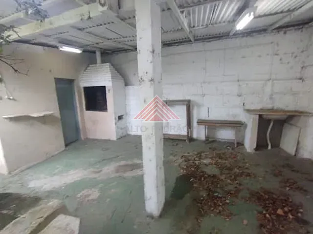 Casa com 270m² 2 quartos e 1 banheiro, à venda, no bairro Vila Dirce em Mauá