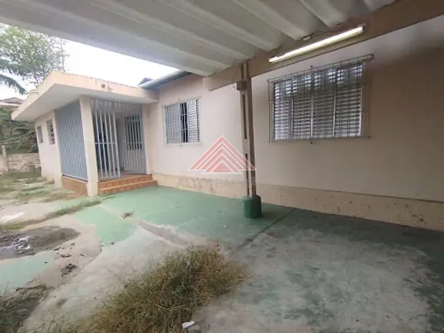 Casa com 270m² 2 quartos e 1 banheiro, à venda, no bairro Vila Dirce em Mauá