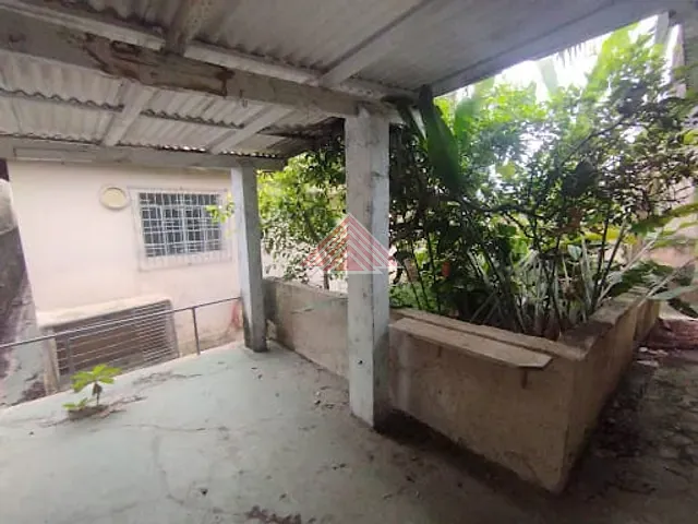Casa com 270m² 2 quartos e 1 banheiro, à venda, no bairro Vila Dirce em Mauá