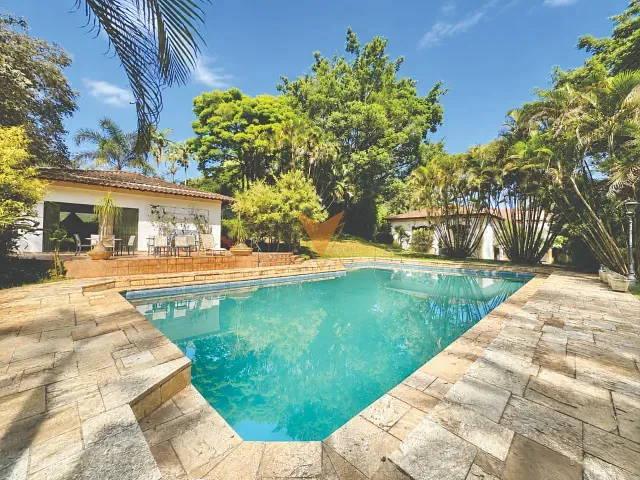Casa 4 quartos e 5 banheiros, à venda, no bairro Chácara Granja Velha em Carapicuíba