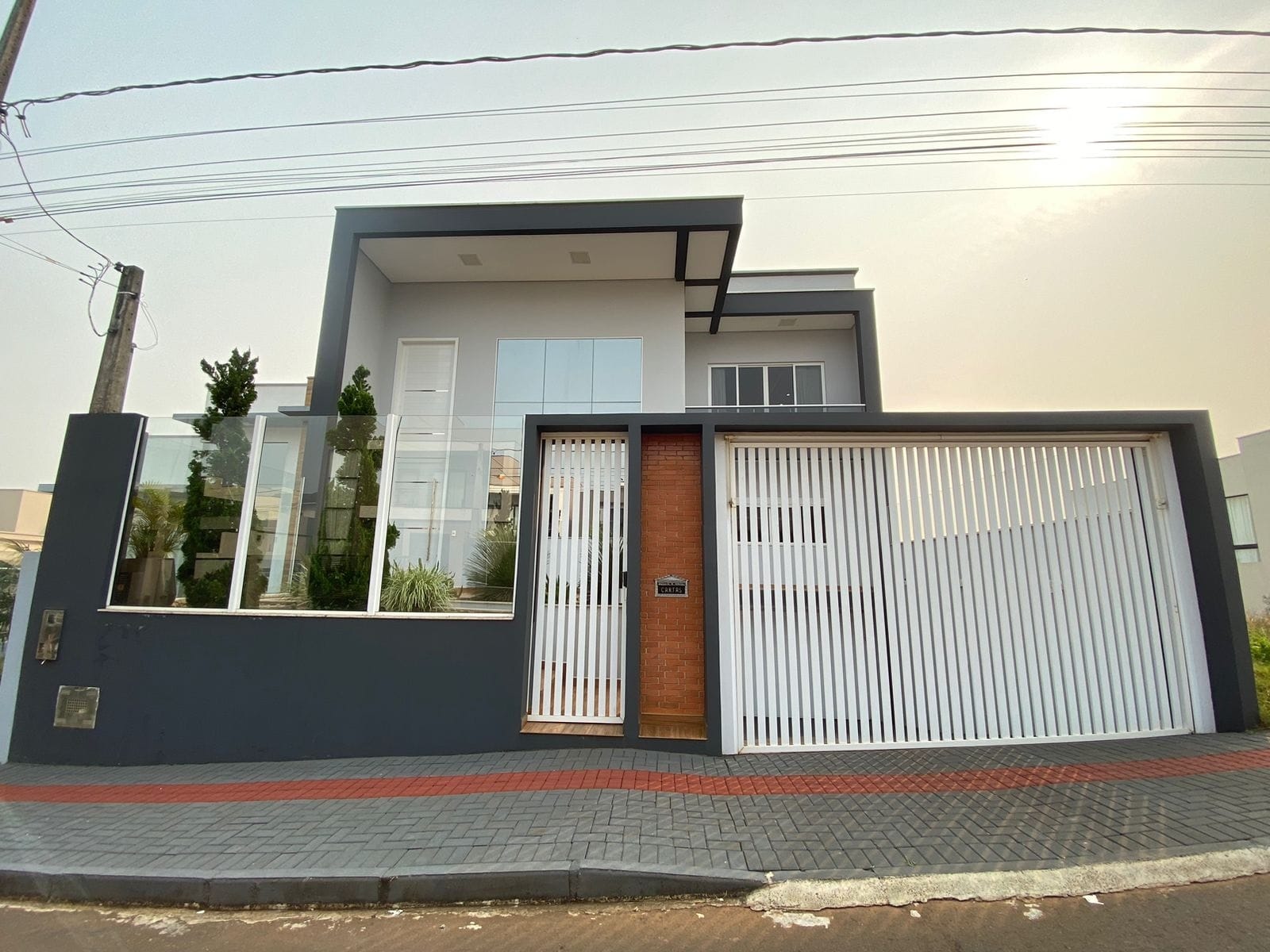 Casa à venda com 4 dormitórios, 2 banheiros, 6 vagas de garagens e 360m² de área privativa no bairro Paraíso