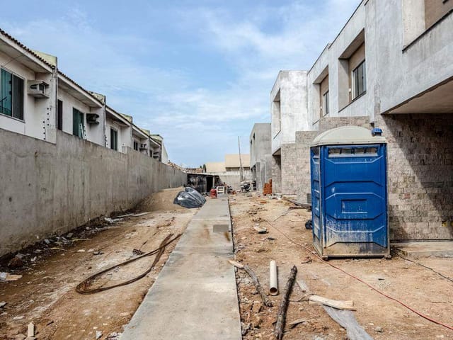 Casa 2 quartos e 3 banheiros, à venda, no bairro Cancela Preta em Macaé