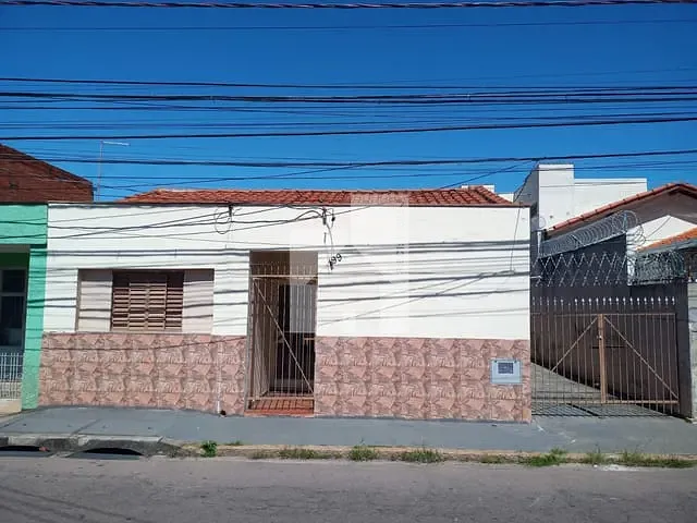 Casa com 224m² 2 quartos e 1 banheiro, à venda, no bairro Vila Joana em Jundiaí