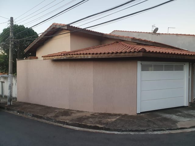Casa com 121m² 3 quartos e 2 banheiros, à venda, no bairro Vila Batista em Bragança Paulista