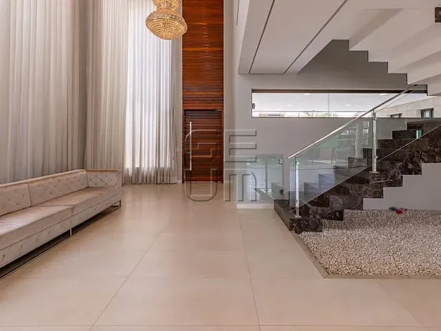 Casa com 500m² 4 quartos e 6 banheiros, à venda ou para alugar, no bairro Mediterrâneo em Londrina