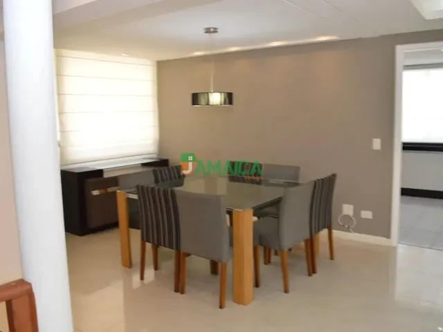 Casa 3 quartos e 4 banheiros, para alugar, no bairro Jardim das Américas em Curitiba