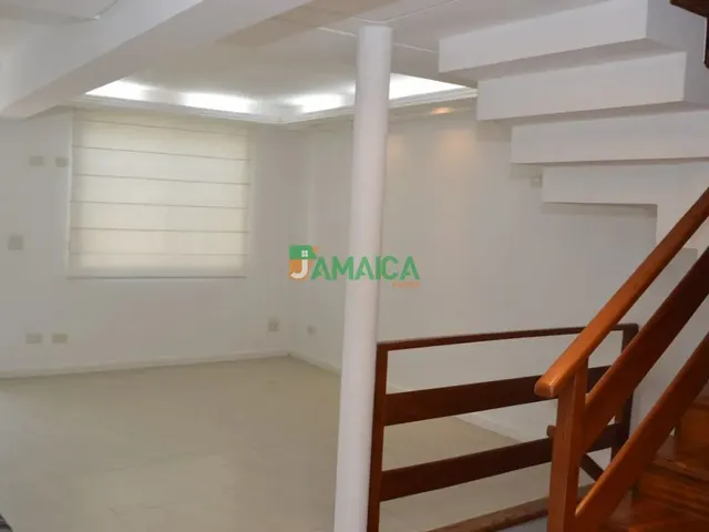 Casa 3 quartos e 4 banheiros, para alugar, no bairro Jardim das Américas em Curitiba