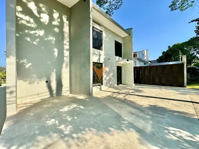 Casa 3 quartos e 4 banheiros, à venda ou para alugar, no bairro Pinus Park em Cotia