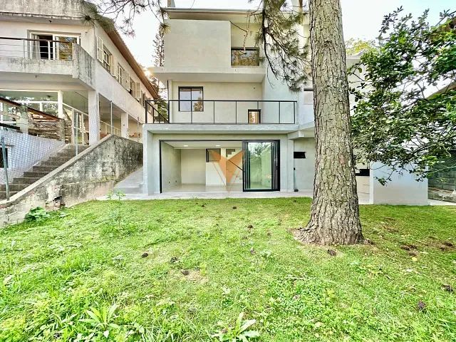 Casa 3 quartos e 4 banheiros, à venda ou para alugar, no bairro Pinus Park em Cotia