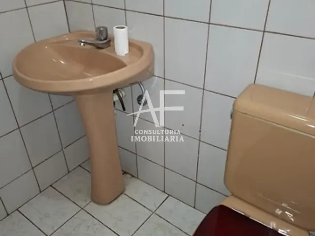 Casa 3 quartos e 2 banheiros, à venda ou para alugar, no bairro Vila Nossa Senhora das Graças em Taubaté