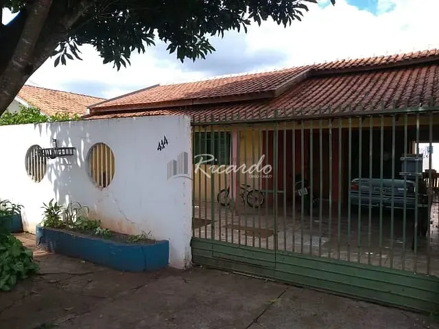 Casa com 220m² 3 quartos e 2 banheiros, à venda, no bairro Jardim Alto da Boa Vista em Arapongas