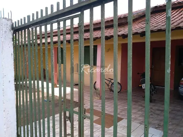 Casa com 220m² 3 quartos e 2 banheiros, à venda, no bairro Jardim Alto da Boa Vista em Arapongas