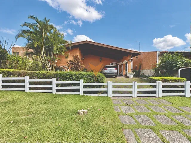 Casa 3 quartos e 3 banheiros, à venda, no bairro Jardim da Glória em Cotia