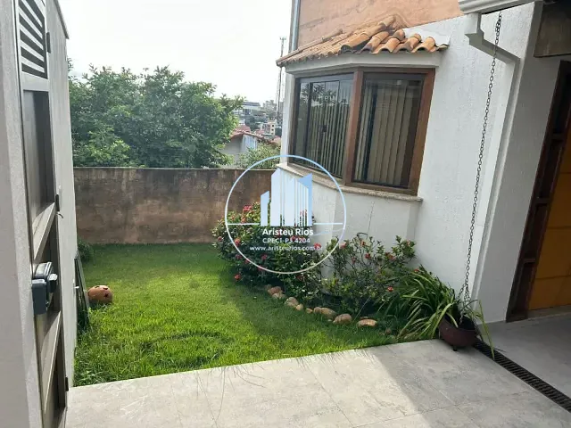 Casa com 300m² 3 quartos e 2 banheiros, à venda, no bairro Colinas de Santa Bárbara em Pouso Alegre